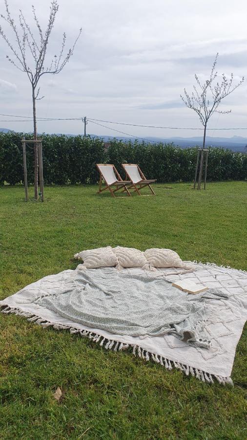 Vineyard Cottage Lan Na Hribu Semic Kültér fotó