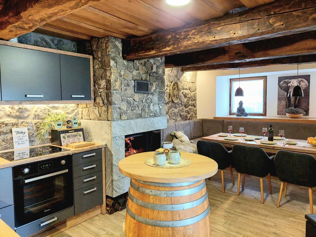 Vineyard Cottage Lan Na Hribu Semic Kültér fotó