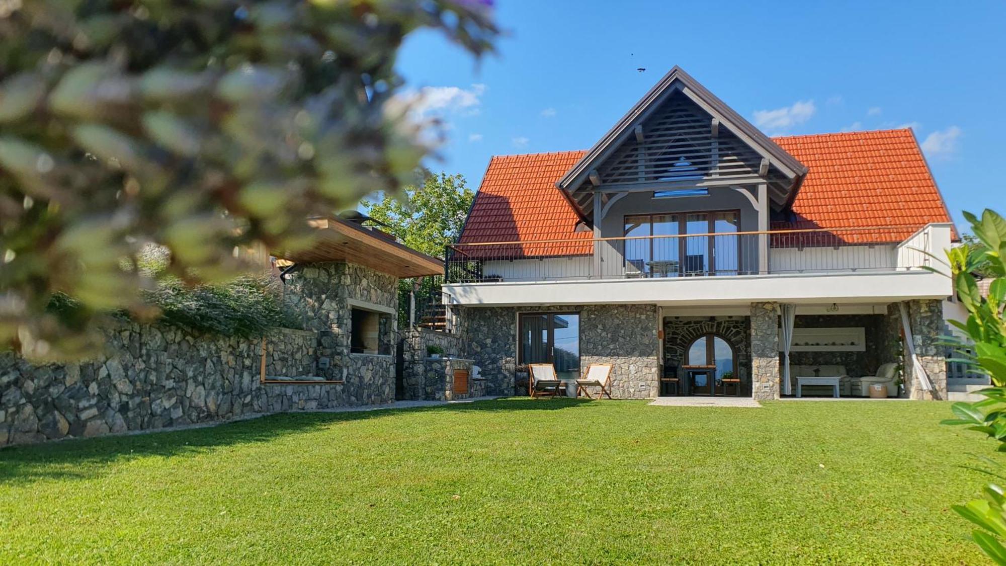 Vineyard Cottage Lan Na Hribu Semic Kültér fotó